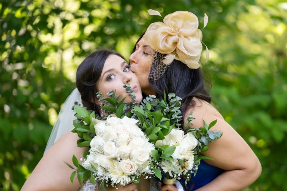 bride and maid of honour 